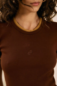 Blusa Canelada Slim Marrón