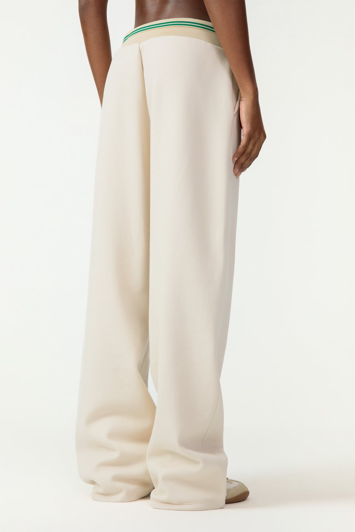 Pantalón Wide Leg con Pretina Rayada Colcci Sport