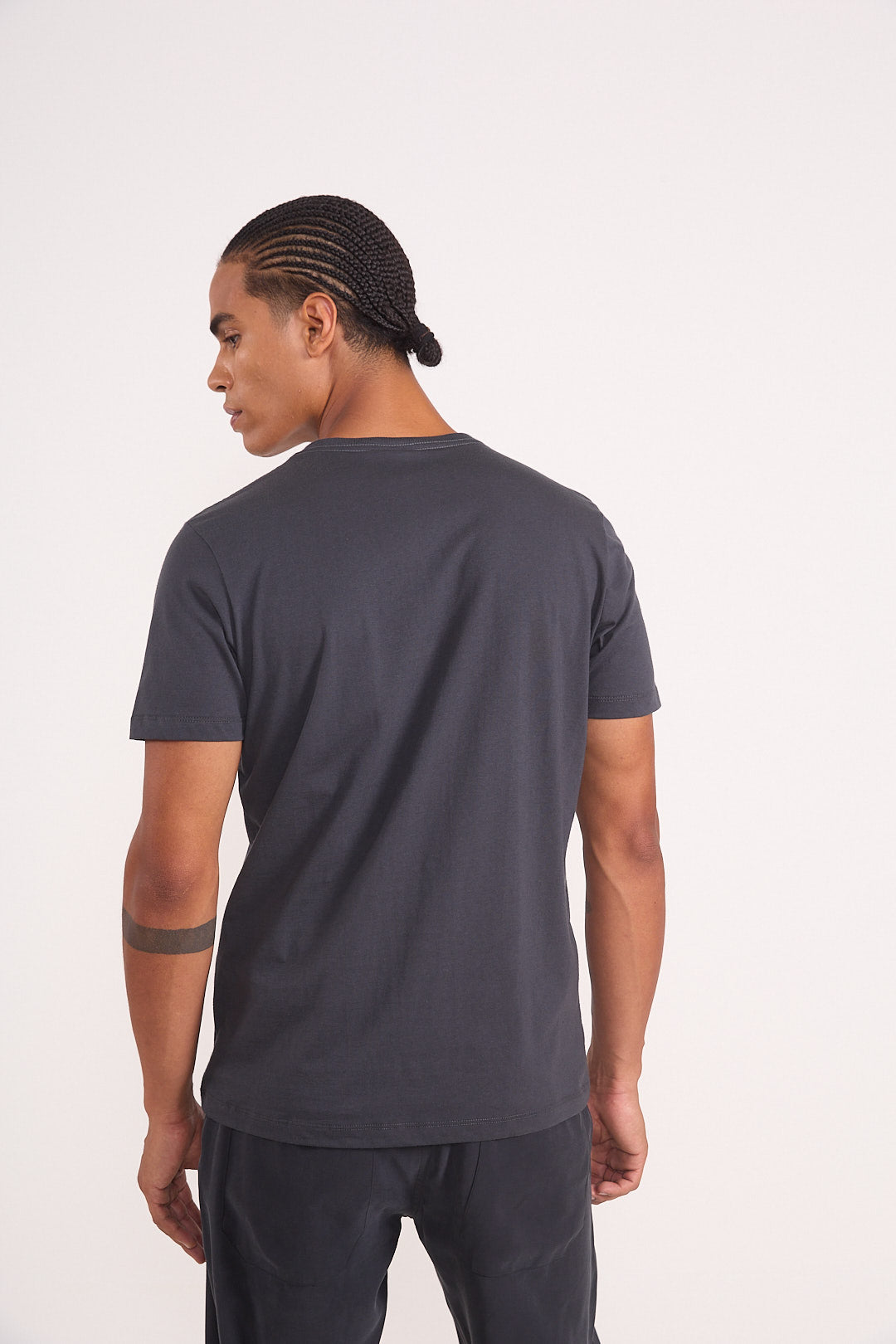 Camiseta Hombre Cuello V Colcci