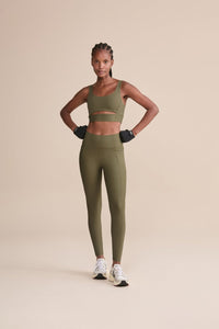 Top Deportivo Cut Out Fit Green Olive