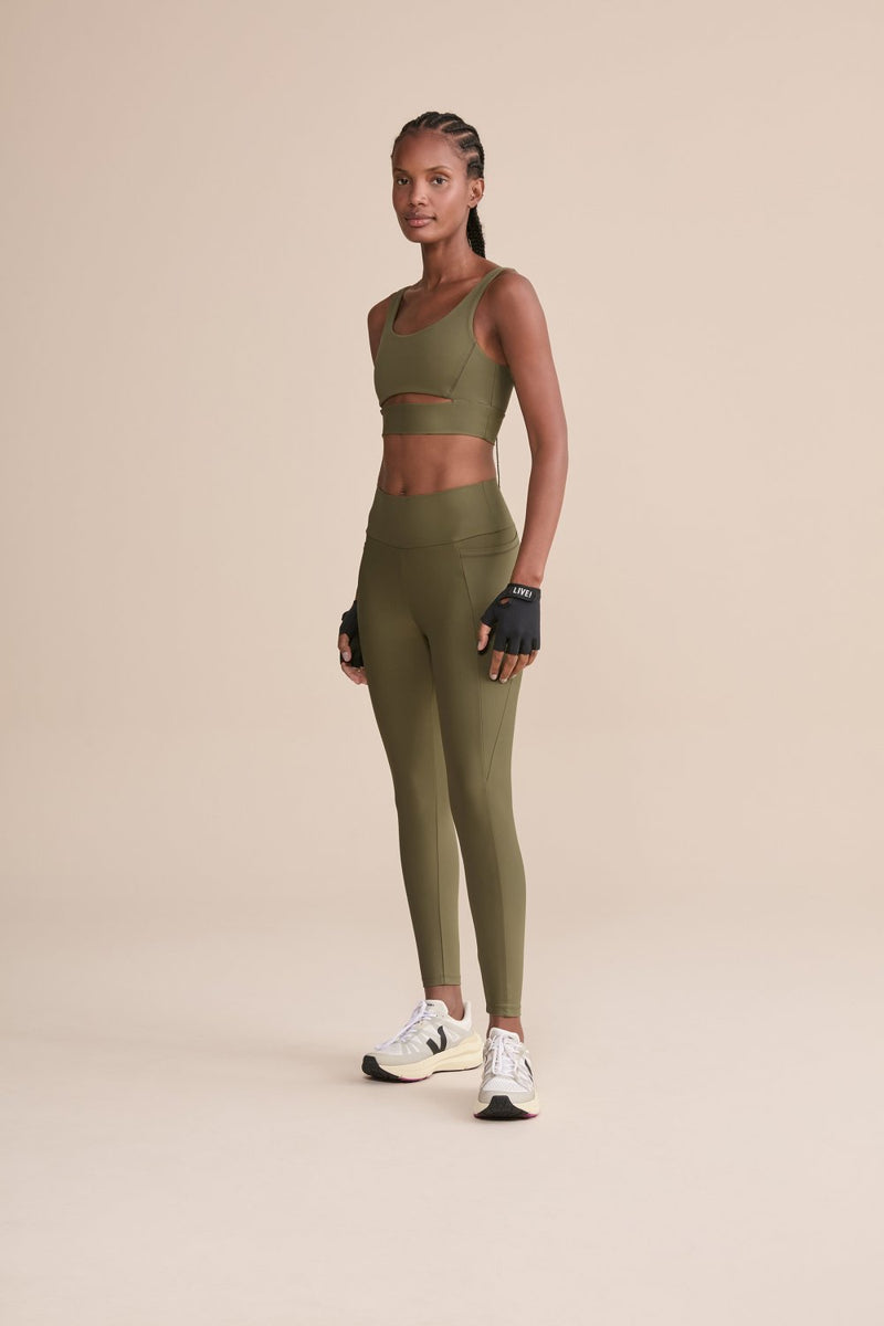 Top Deportivo Cut Out Fit Green Olive