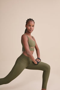 Top Deportivo Cut Out Fit Green Olive