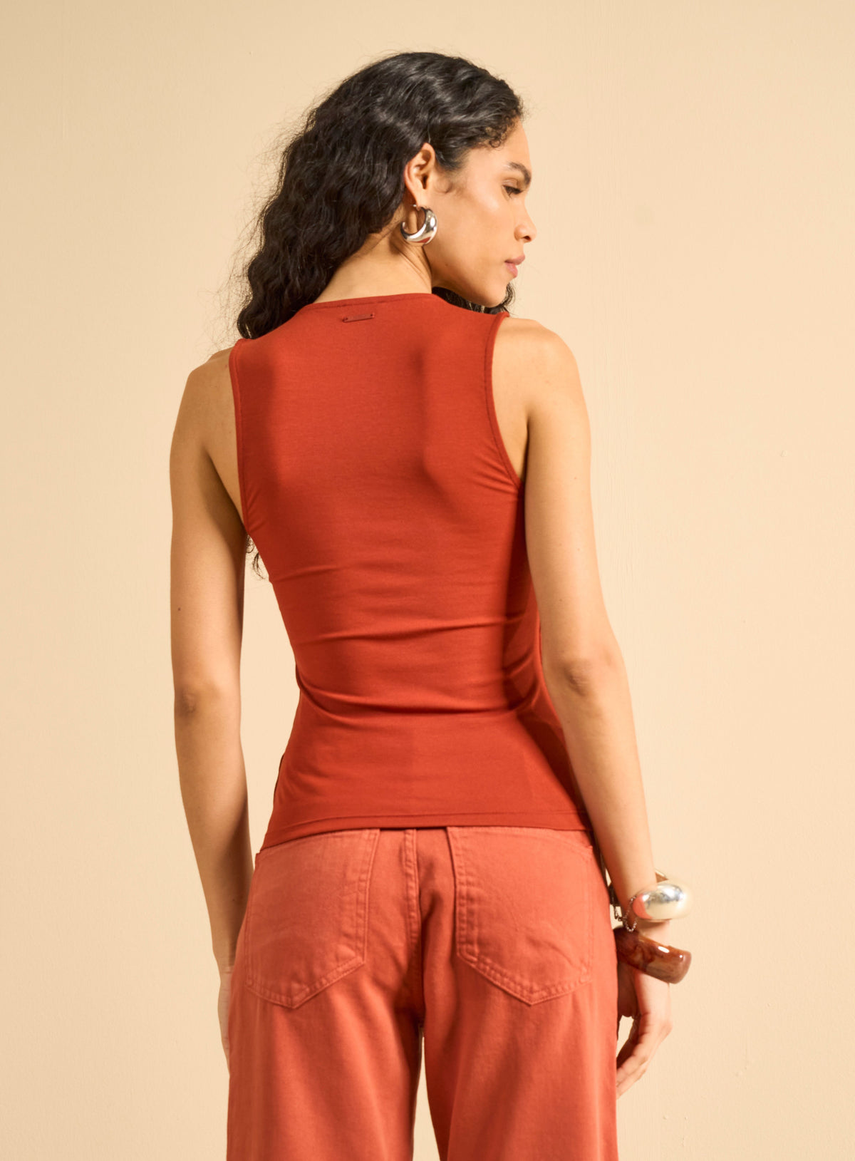 Polera Acanalada Mujer con Detalle en Tirantes Forum