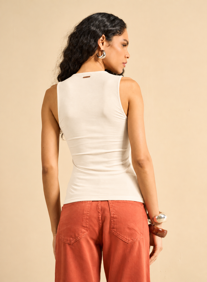 Polera Acanalada Mujer con Detalle en Tirantes Forum
