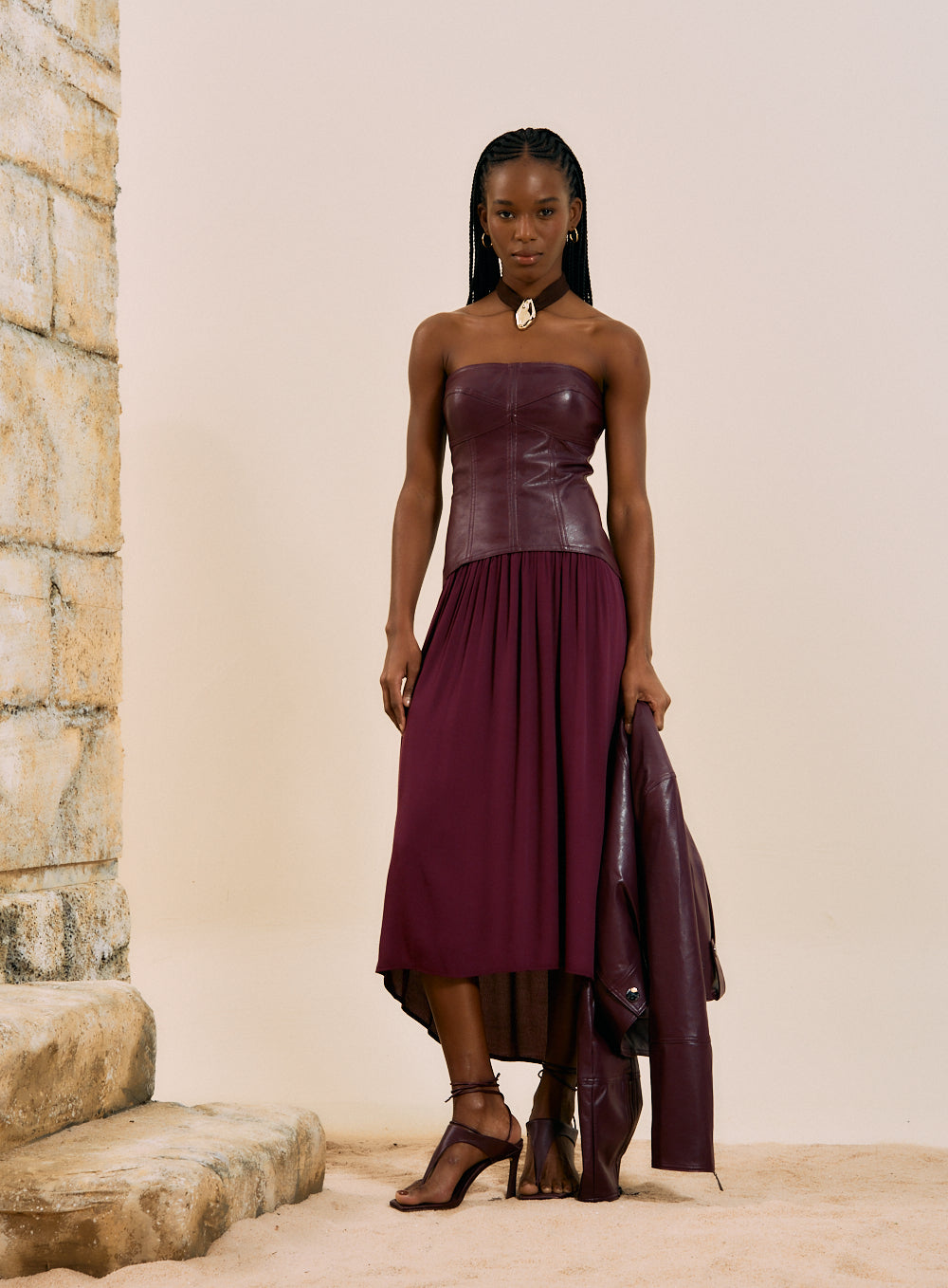Vestido Midi Strapless con Corset Burdeos