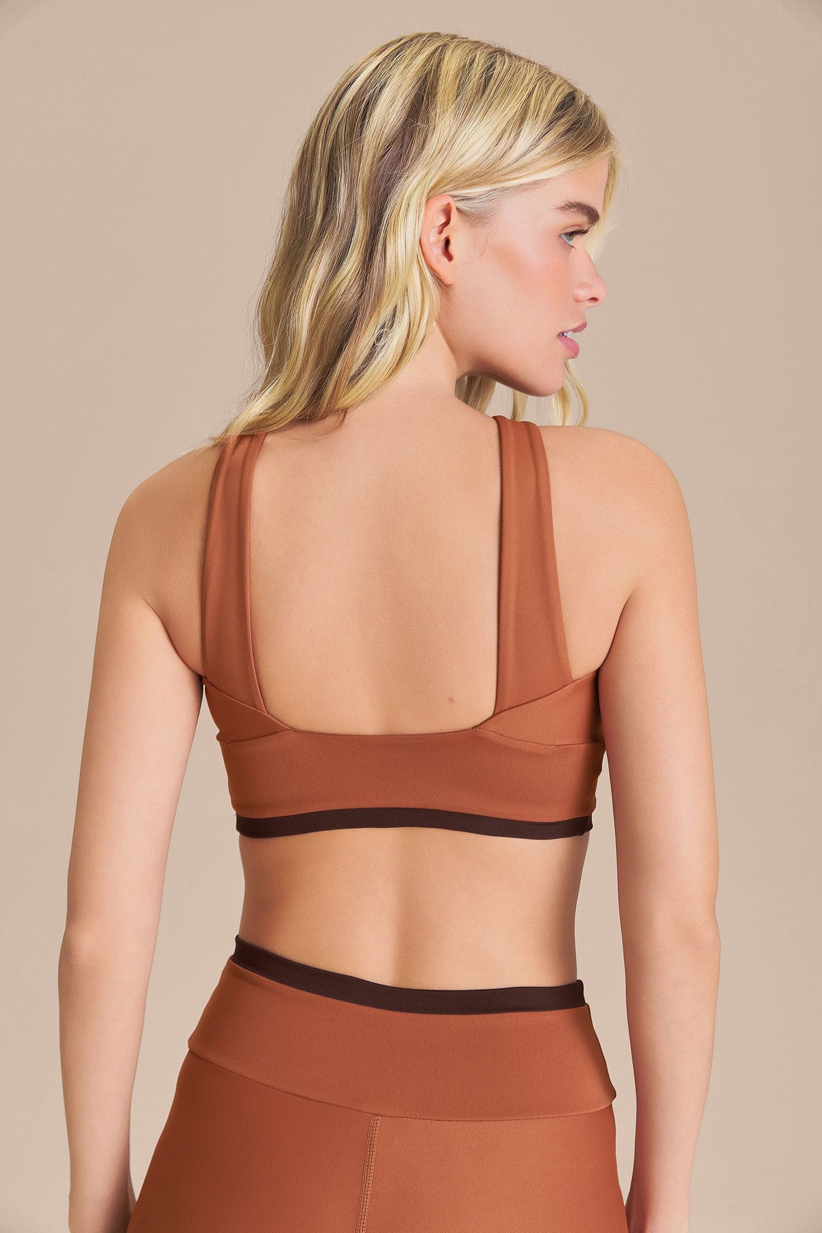 Top Deportivo LIVE! Hydefit Adaptiv Line Mujer UV 50+