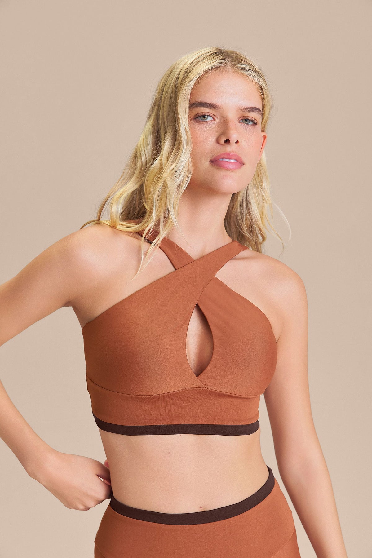 Top Deportivo LIVE! Hydefit Adaptiv Line Mujer UV 50+