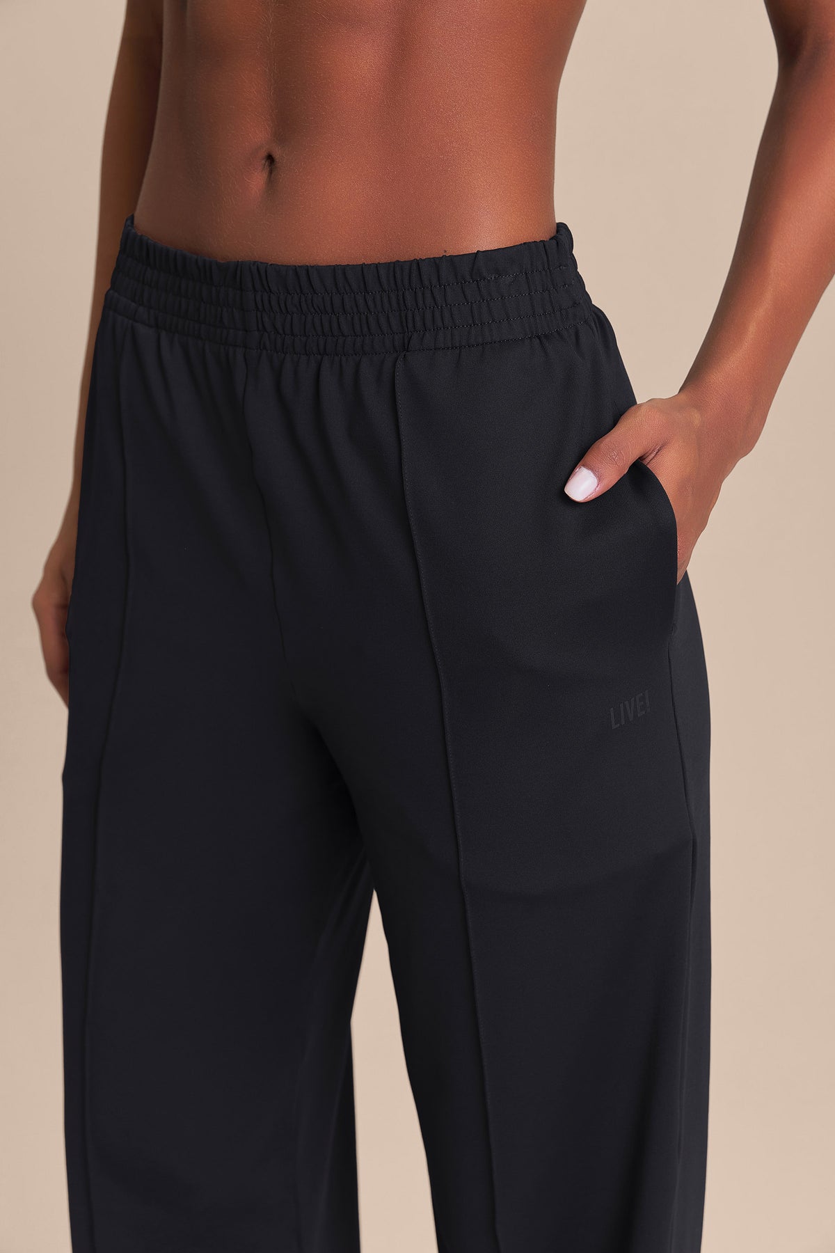 Pantalón Deportivo LIVE! Loose Pants Mujer UV 50+