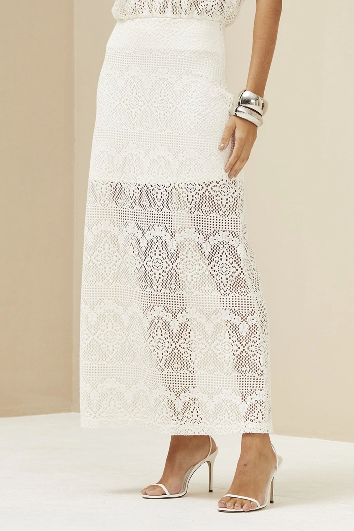 Falda Midi con Encaje y Transparencia – FORUM