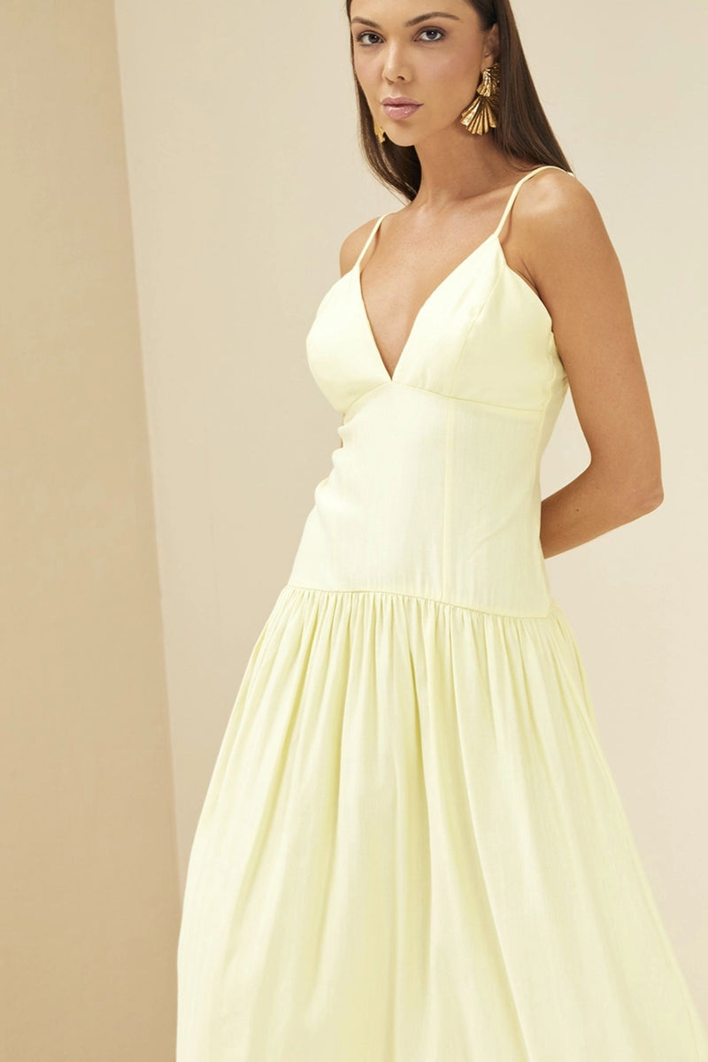 Vestido Midi Evasé en Lino – Urban Breeze