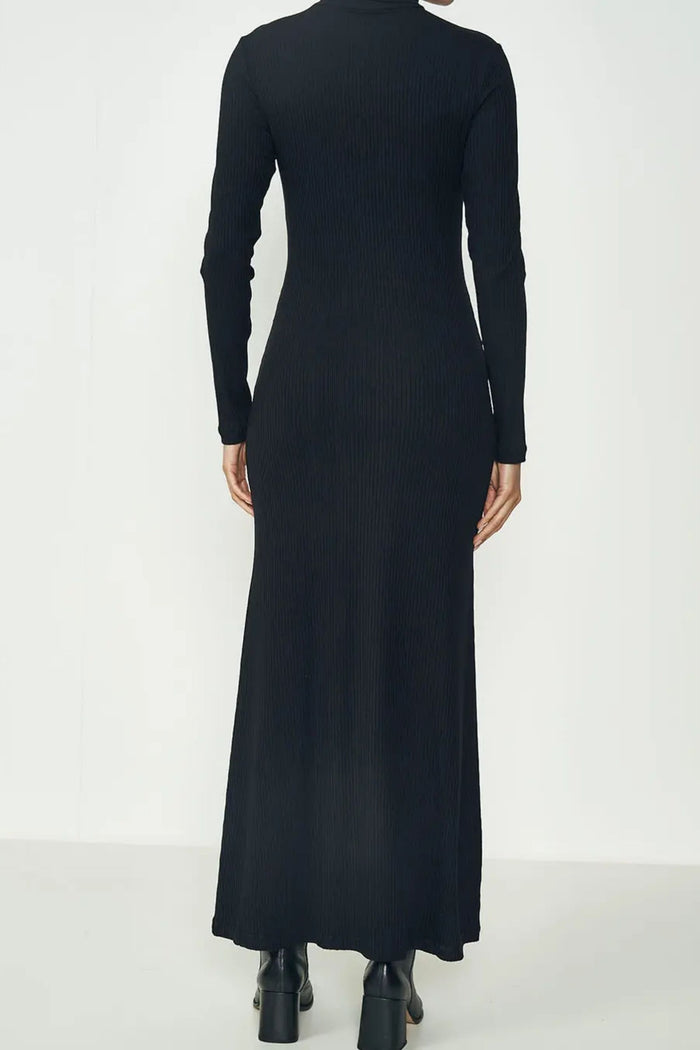 Vestido Canelado Cuello Alto