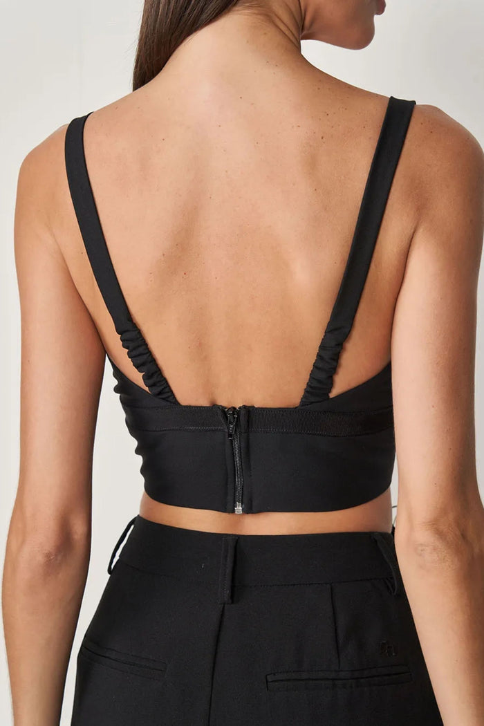 Top Corto Ajustado con Detalle Envasado
