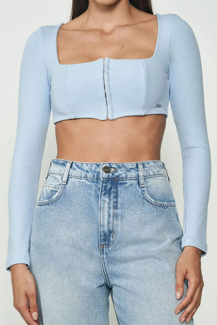 Blusa Cropped con Escote Cuadrado