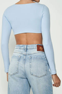 Blusa Cropped con Escote Cuadrado