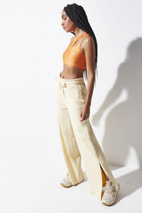 Pantalón Ancho Con Abertura Inferior