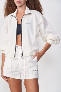 Chaqueta Femenina Nylon Loose Fashion – Blanco Hielo – Colcci Sport