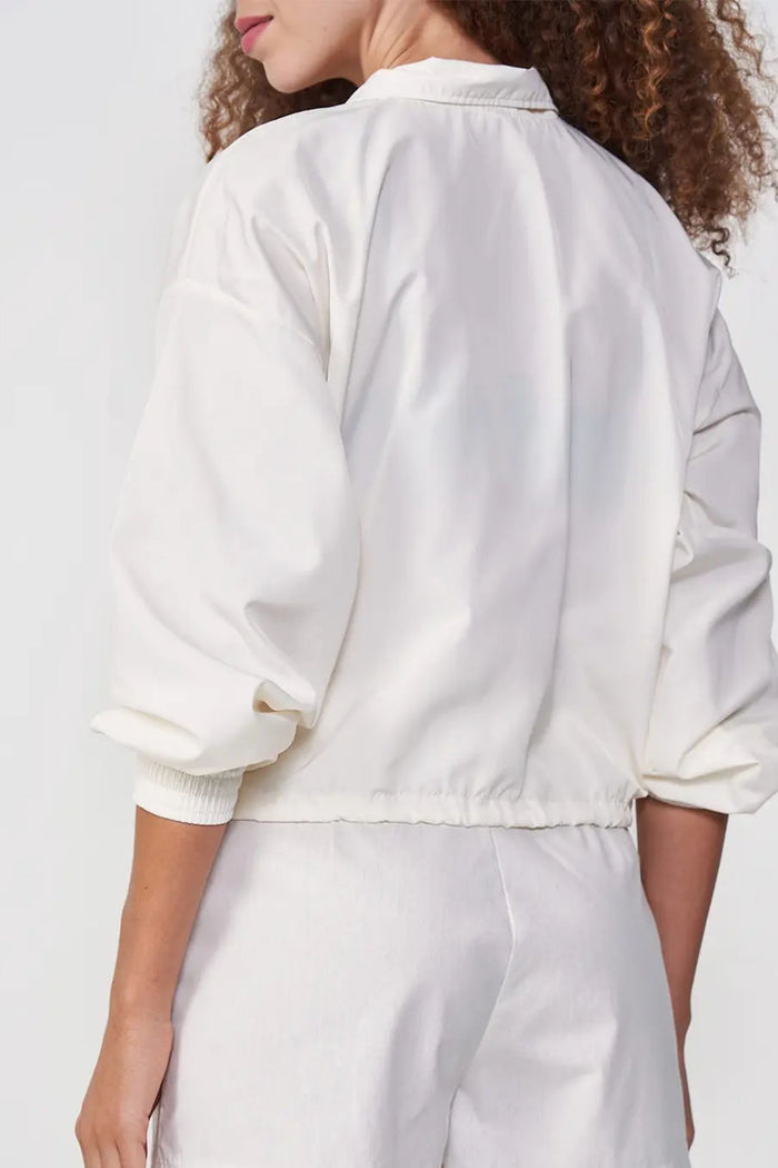Chaqueta Femenina Nylon Loose Fashion – Blanco Hielo – Colcci Sport
