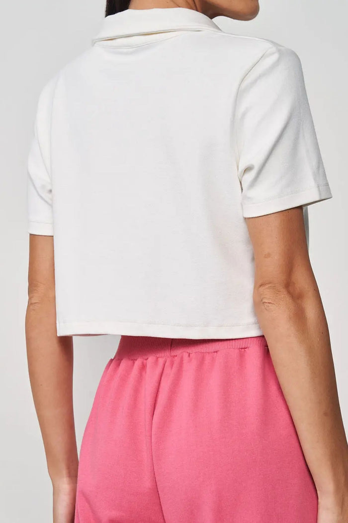 Polera Polo Acortada Estilo Cropped de Colcci