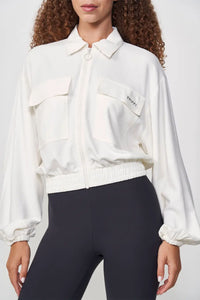 Chaqueta Femenina Loose con Bolsillos Frontales – Colcci Sport