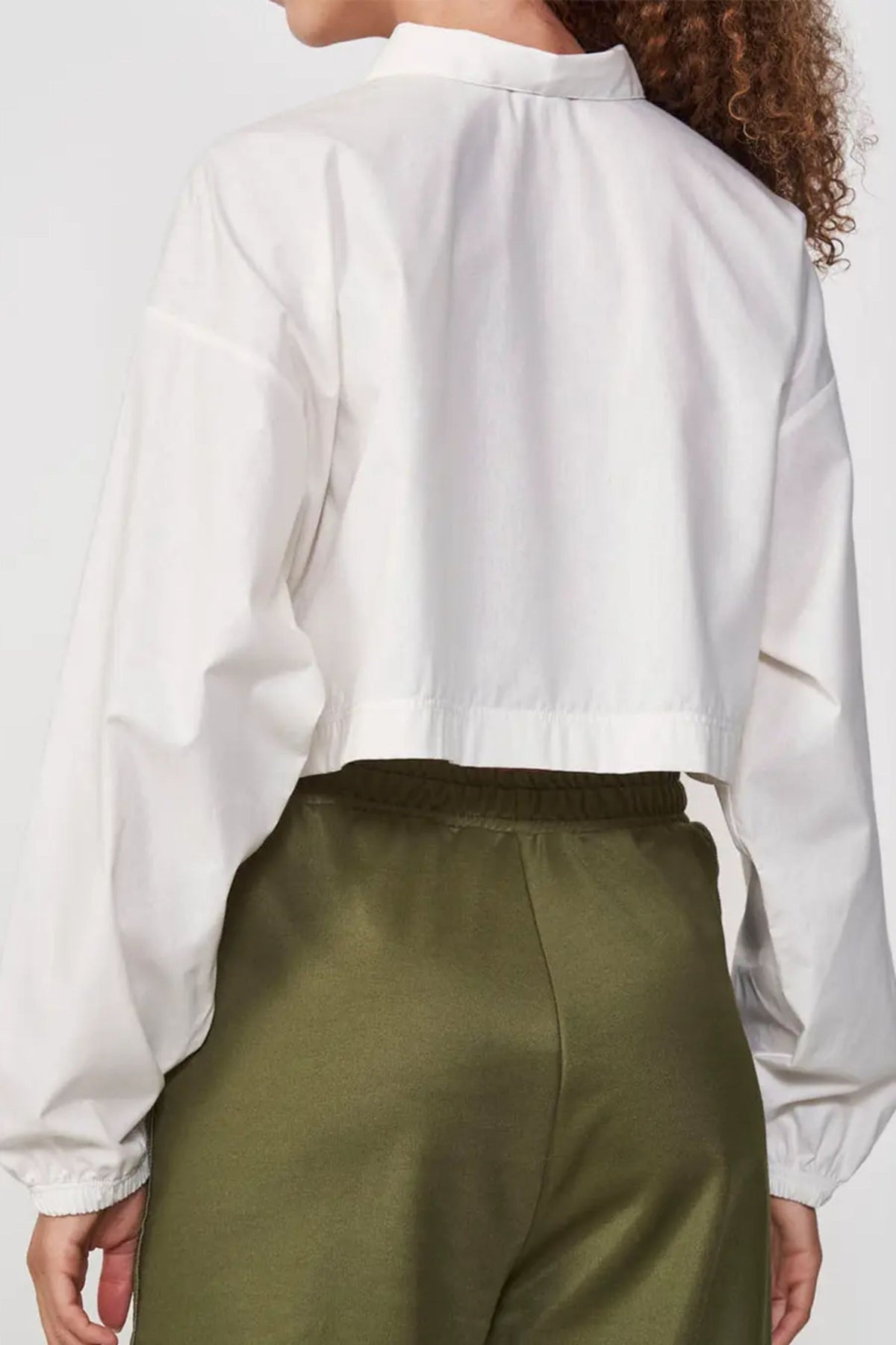 Camisa Cropped Loose – Off White – Colcci Sport