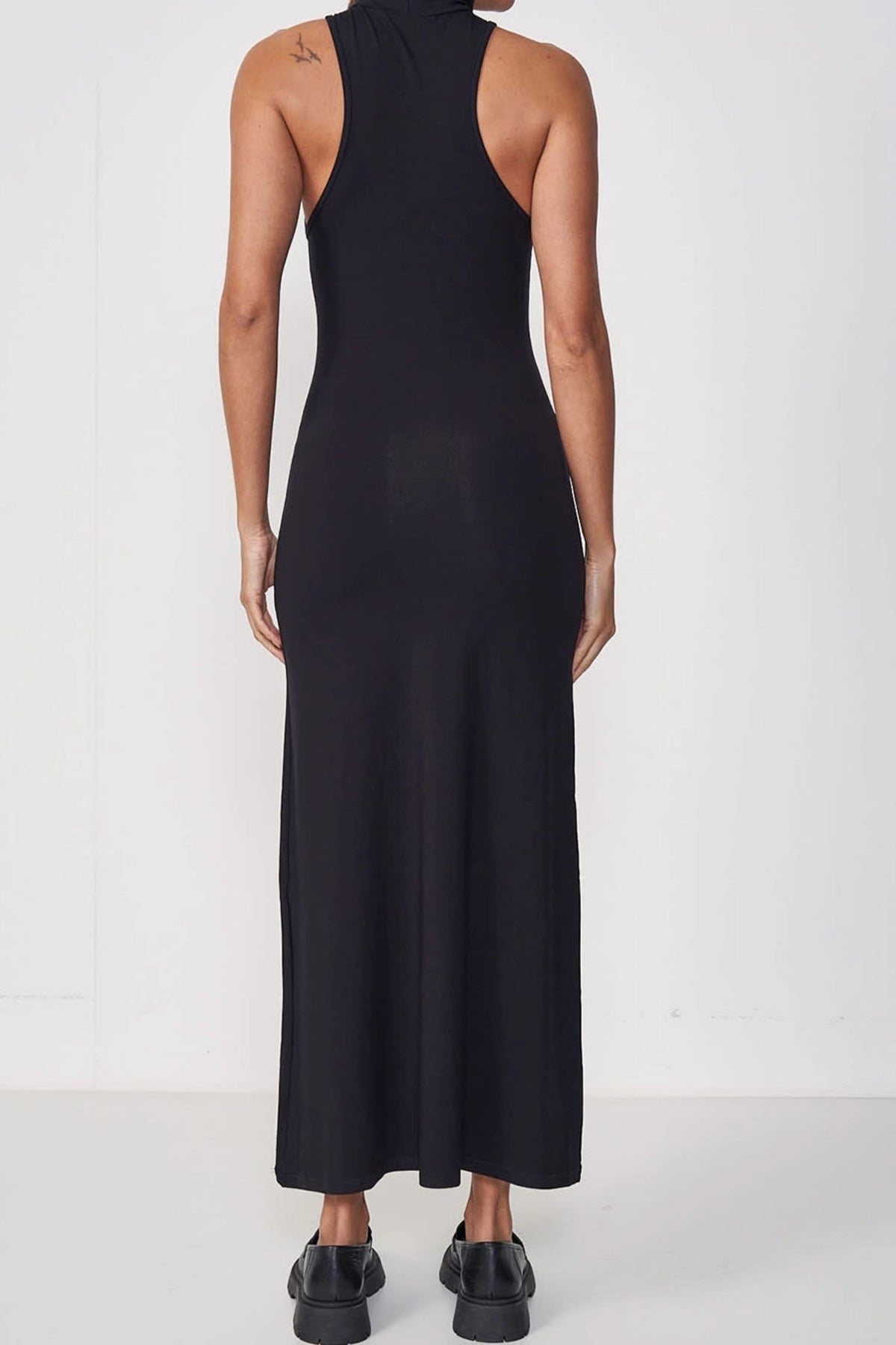 Vestido Colcci sin Mangas con Gola Alta