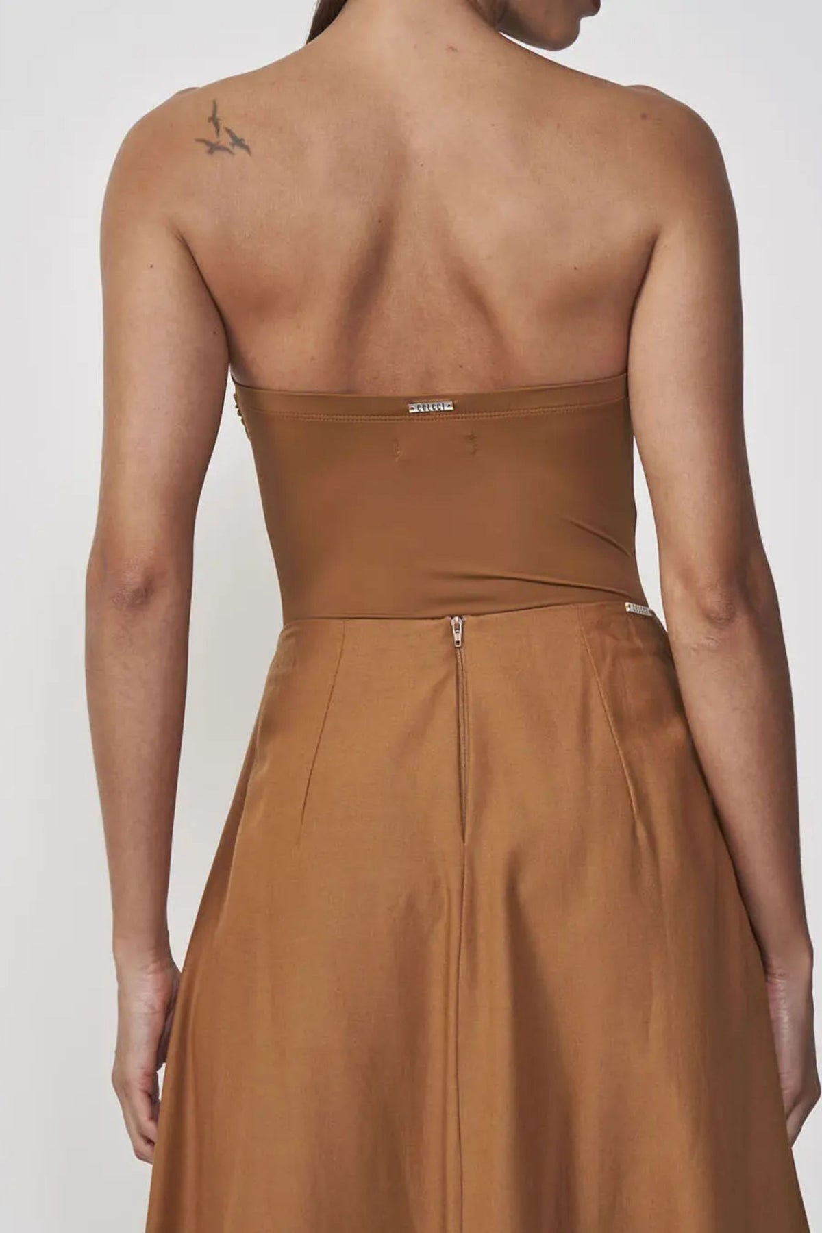 Body Slim con Detalle Metálico en el Busto – Marrón – Colcci