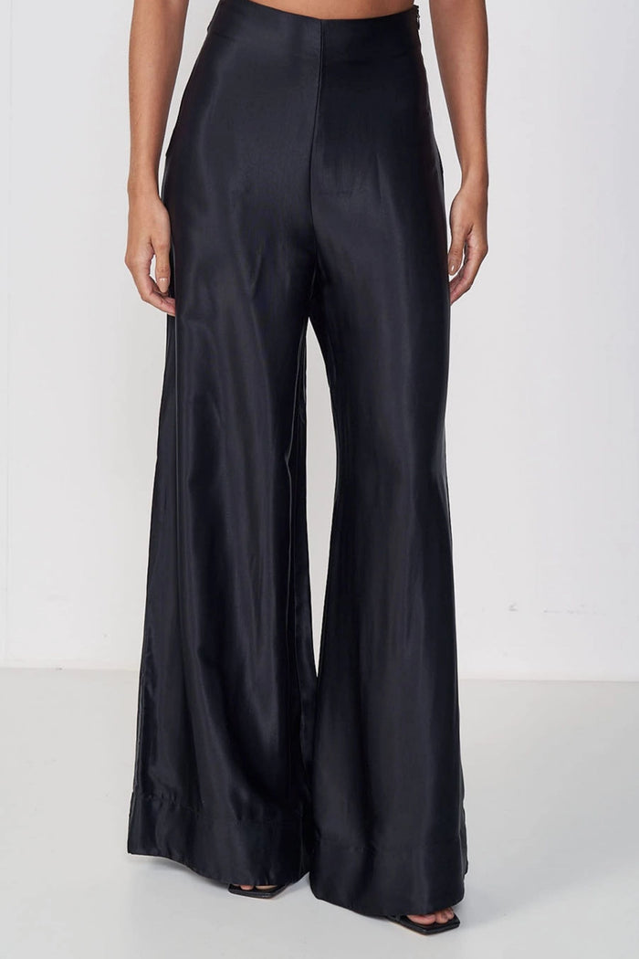Calza Femenina Pantalona Acetinada – Colcci