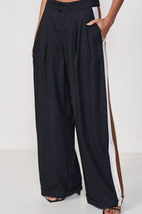 Calza Femenina Pantalona con Listras Contrastantes – Colcci