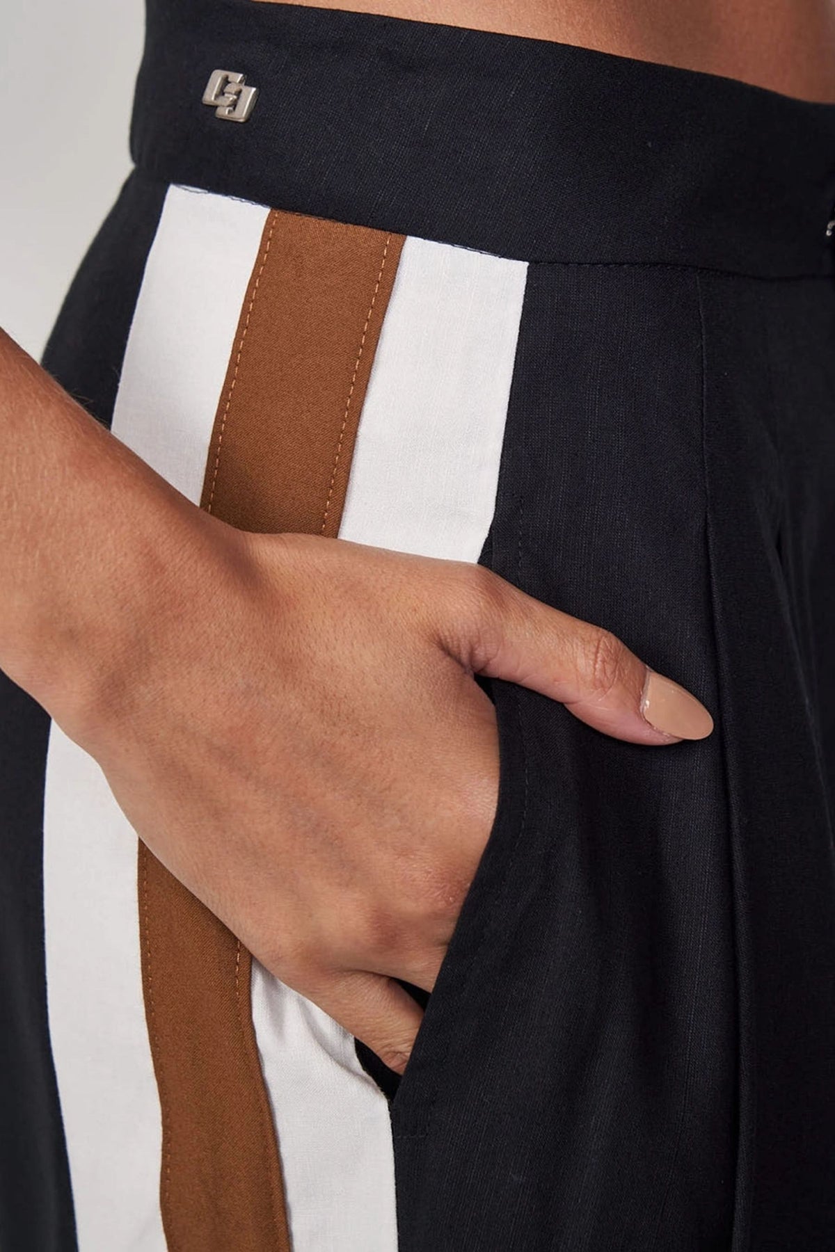 Calza Femenina Pantalona con Listras Contrastantes – Colcci