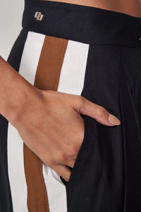 Calza Femenina Pantalona con Listras Contrastantes – Colcci