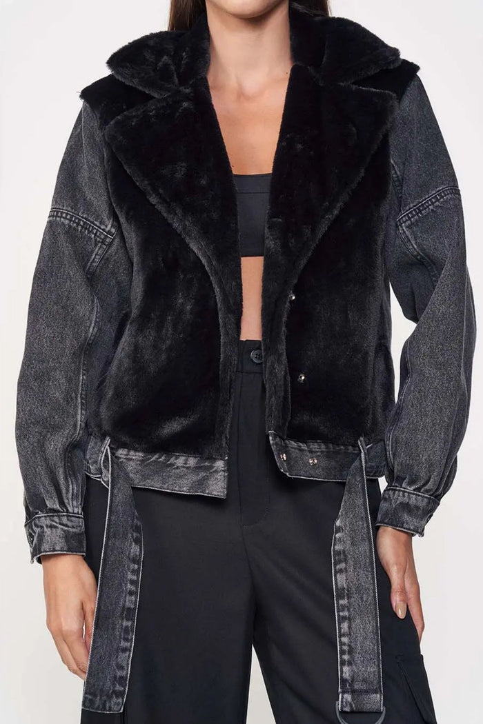 Chaqueta Jeans con Detalle de Ecopiel – Colcci