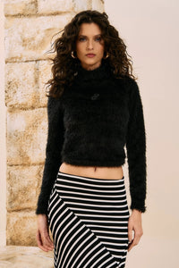 Blusa Cropped Gola Alta Peluciada